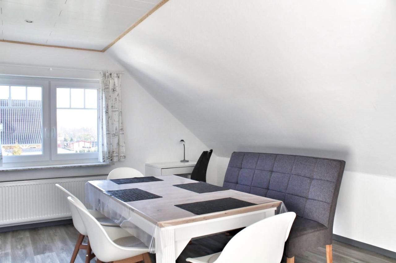 Nordsee Anker: Modern Two-Bedroom Holiday Apartment in Ostermarsch Norden Exterior photo